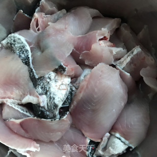香辣黑鱼豆腐煲步骤1