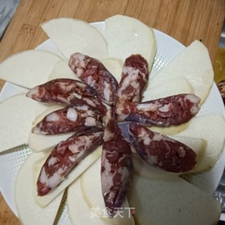 剁椒腊肠蒸芋头步骤5