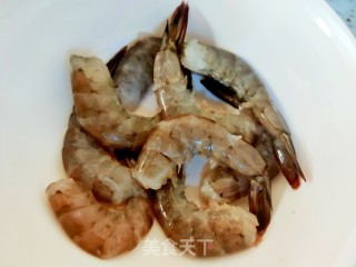 虾仁烧毛豆步骤1