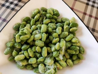 虾仁烧毛豆步骤3