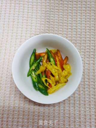 香辣过瘾椒香泡藕尖炒腊肠步骤4