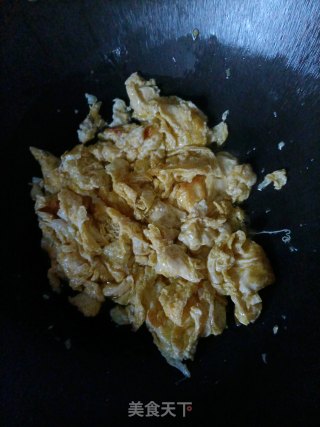 蒜苔白玉菇炒鸡蛋步骤6