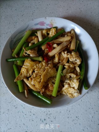 蒜苔白玉菇炒鸡蛋步骤14