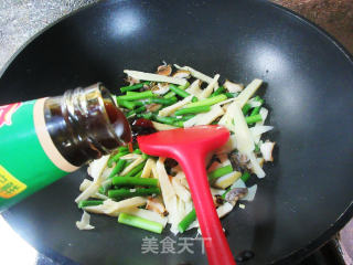 蒜薹鲍鱼炒冬笋步骤13 蒜薹鲍鱼炒冬笋步骤13