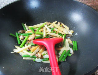 蒜薹鲍鱼炒冬笋步骤14 蒜薹鲍鱼炒冬笋步骤14
