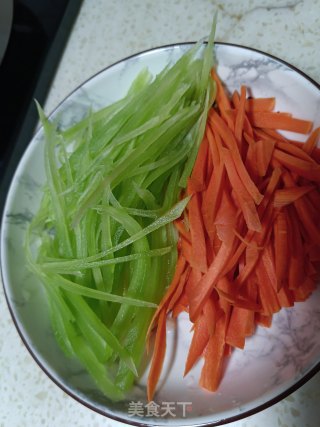 牛肉炒双蔬步骤2