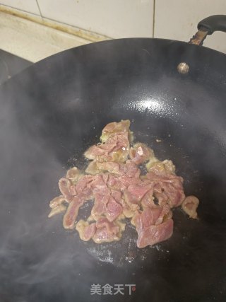 牛肉炒双蔬步骤3