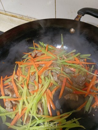 牛肉炒双蔬步骤5