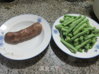 腊肠炒四季豆步骤1