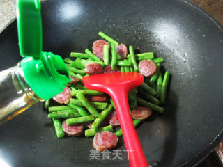 腊肠炒四季豆步骤5
