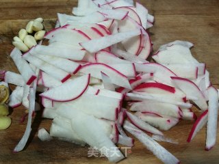 腊肉烧萝卜步骤2