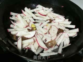 腊肉烧萝卜步骤4