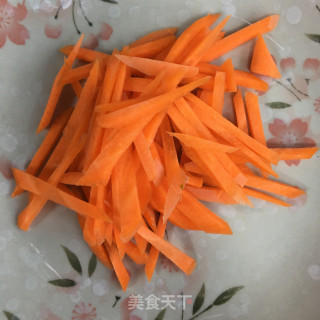 虾仁胡萝卜炒鸡蛋步骤4