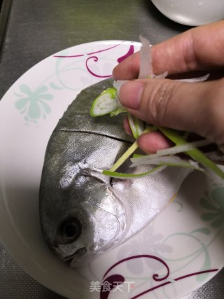 清蒸鲳鱼步骤3