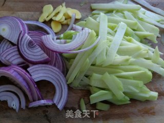 佛手瓜炒牛肉步骤2