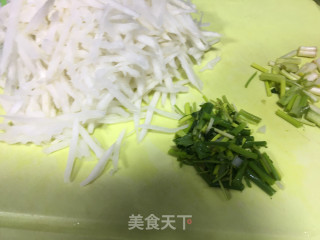 虾皮炒萝卜丝步骤2