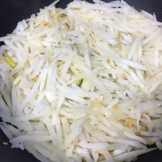 虾皮炒萝卜丝步骤5