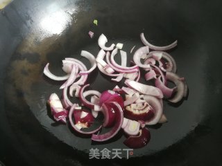 洋葱芹菜炒腊肉步骤5 洋葱芹菜炒腊肉步骤5