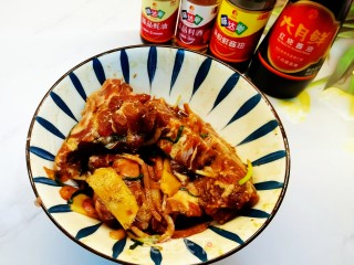 冬季滋补养生补钙美食～黑椒牛脊骨步骤3