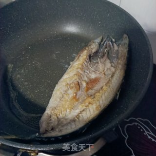 煎一卤鲜鲐鲅鱼步骤7