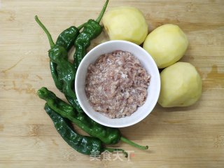 “灯影”土豆夹（虎皮螺丝椒酿肉）步骤1