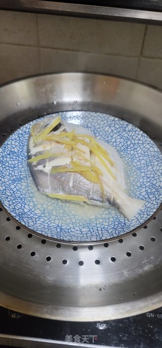 葱香白鲳步骤4