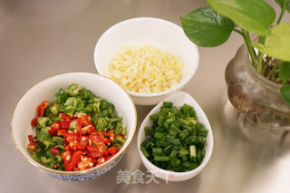 酸菜炒鸡胗步骤4