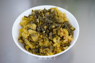酸菜炒鸡胗步骤3