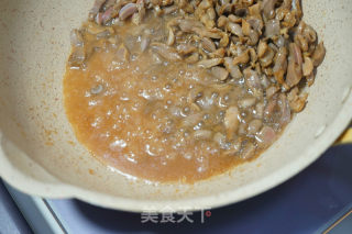 酸菜炒鸡胗步骤7