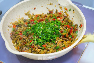 酸菜炒鸡胗步骤12