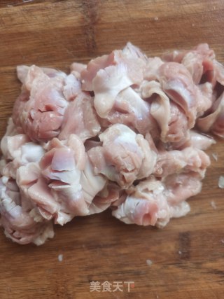 蒜薹炒鸡杂步骤2