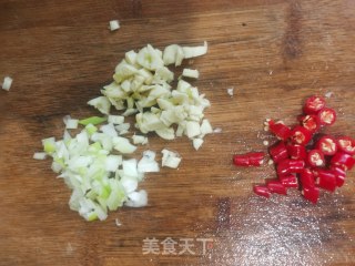 蒜薹炒鸡杂步骤6
