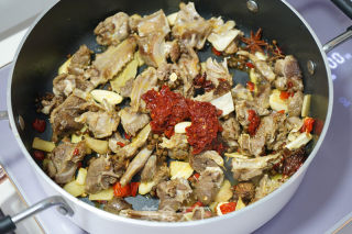 仔姜鸭焖土豆步骤8