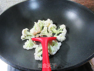 黑木耳蛋饺煮花菜步骤2