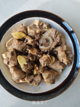 豆豉芋头蒸脊骨步骤5
