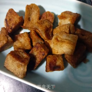 蒜香白菜炖鱼豆腐步骤2