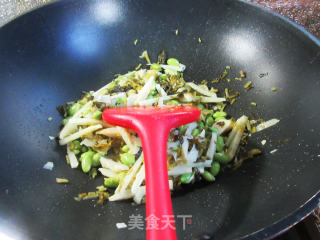咸菜冬笋炒毛豆步骤9