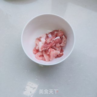 韭菜木耳炒肉步骤2