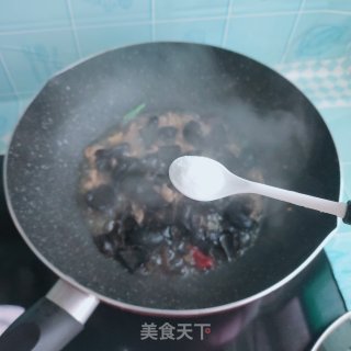 韭菜木耳炒肉步骤10