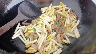 快手小炒——肉炒花生芽步骤8