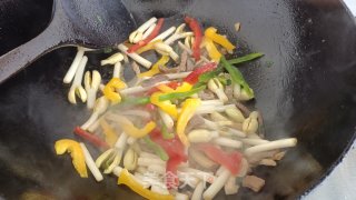 快手小炒——肉炒花生芽步骤9