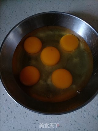 葱爆鸡蛋步骤1