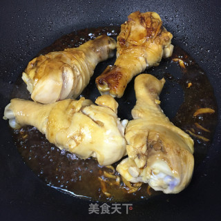 板栗菌菇烧鸡腿步骤6