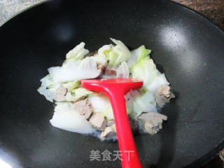 鸭肝炒大白菜步骤4