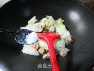 鸭肝炒大白菜步骤7