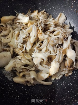 素炒灰树花步骤6