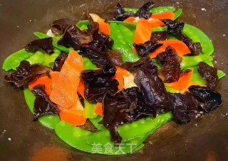 荷兰豆胡萝卜木耳炒蛋步骤9