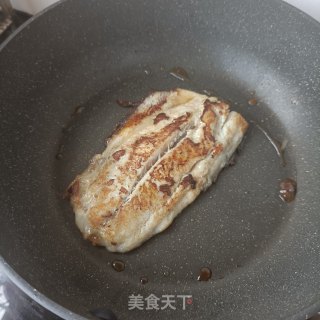 煎一卤鲜鲅鱼步骤8
