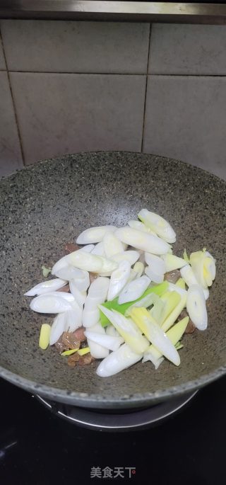 腊肉黑木耳炒大葱步骤3 腊肉黑木耳炒大葱步骤3