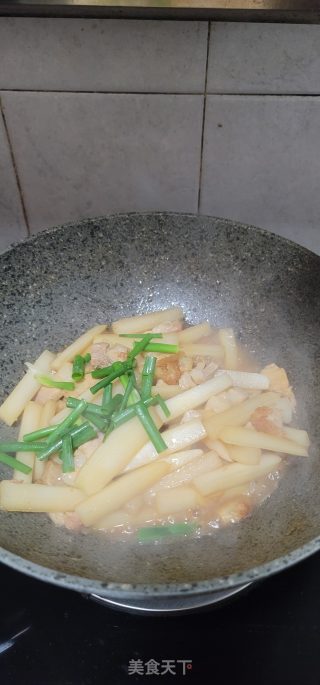 烧肉焖白萝卜步骤9